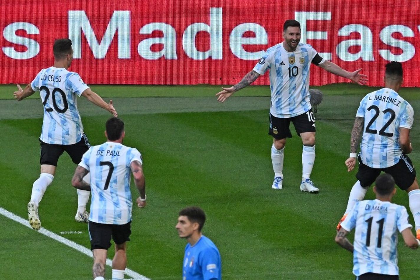 La Selección Argentina goleó 3 a 0 a Italia