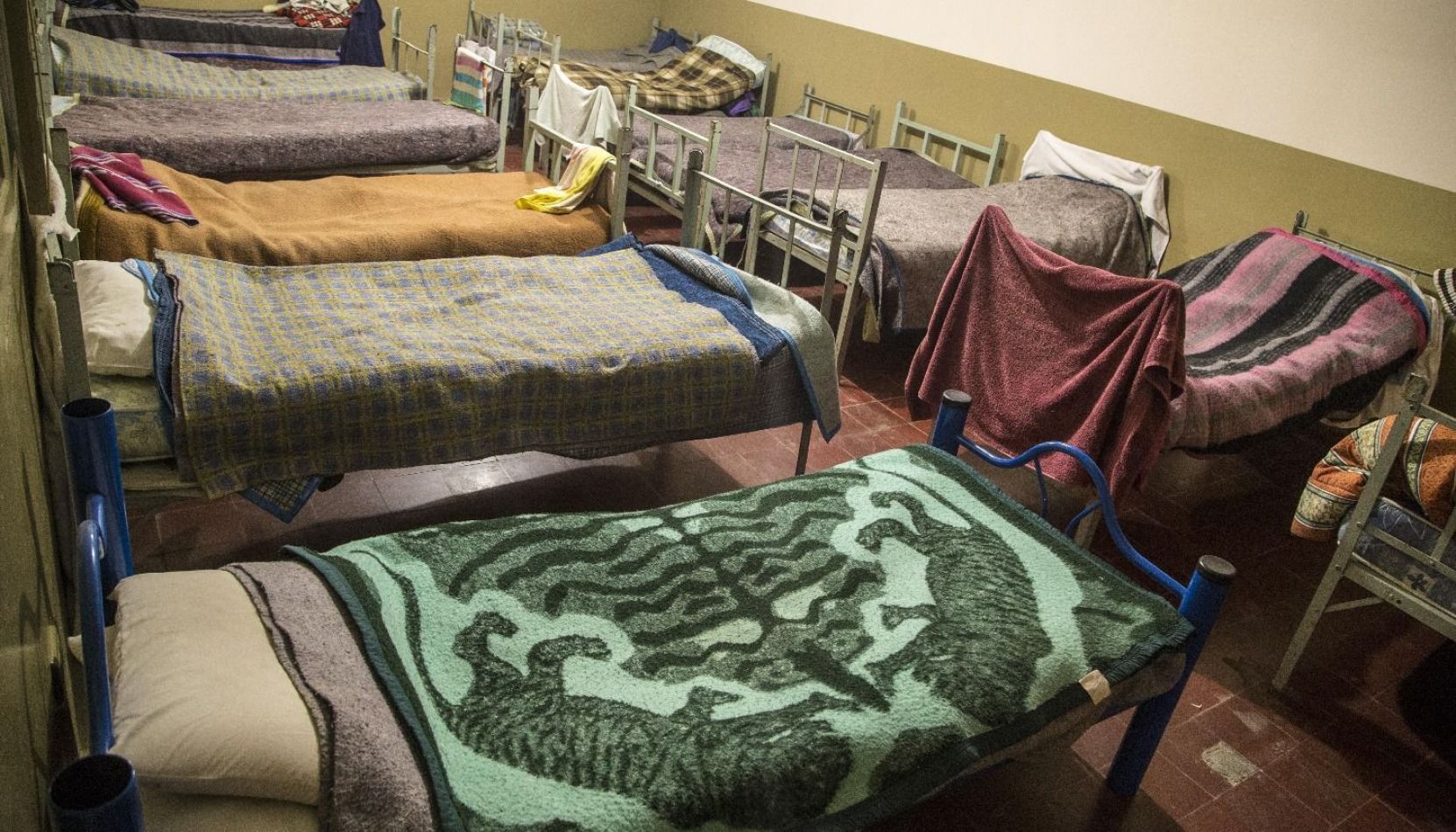 Más de 40 personas duermen en refugios públicos