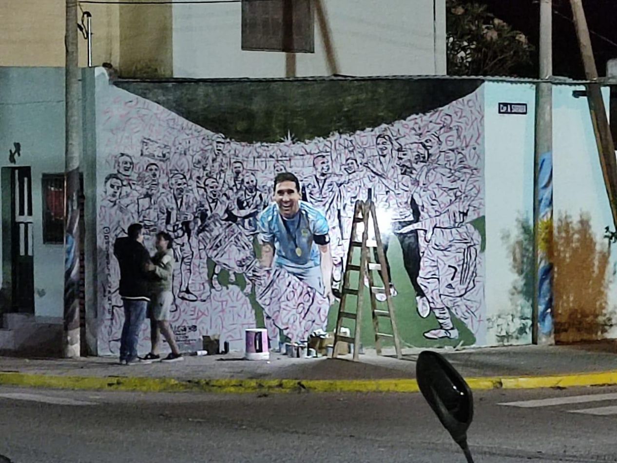Pintan un mural de Messi en pleno centro de Güemes