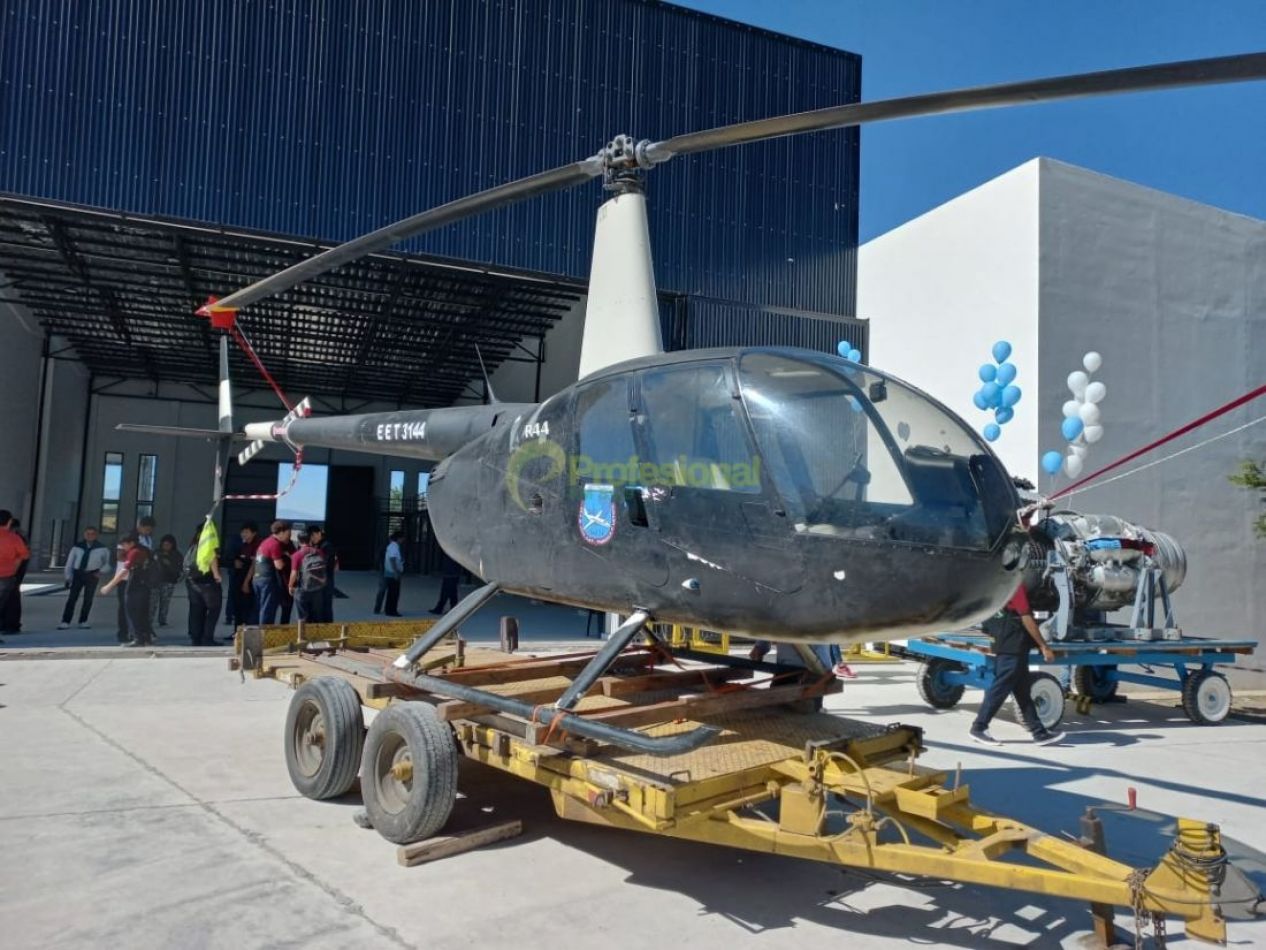 La Escuela Técnica Aeronáutica recibió un helicóptero recuperado del narcotráfico