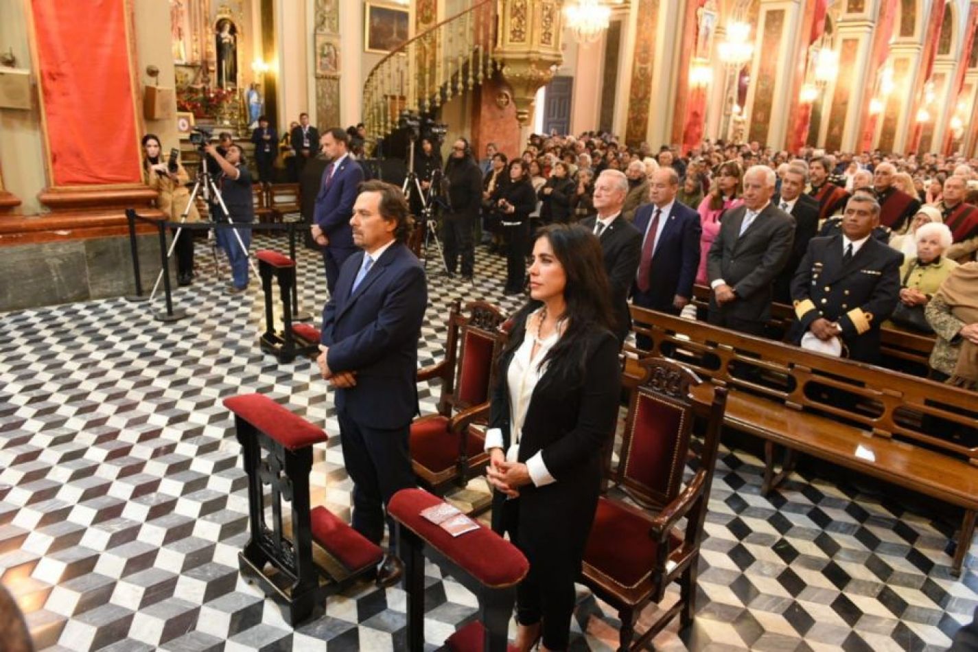 El gobernador Gustavo Sáenz participó de la primera jornada del Triduo del Milagro