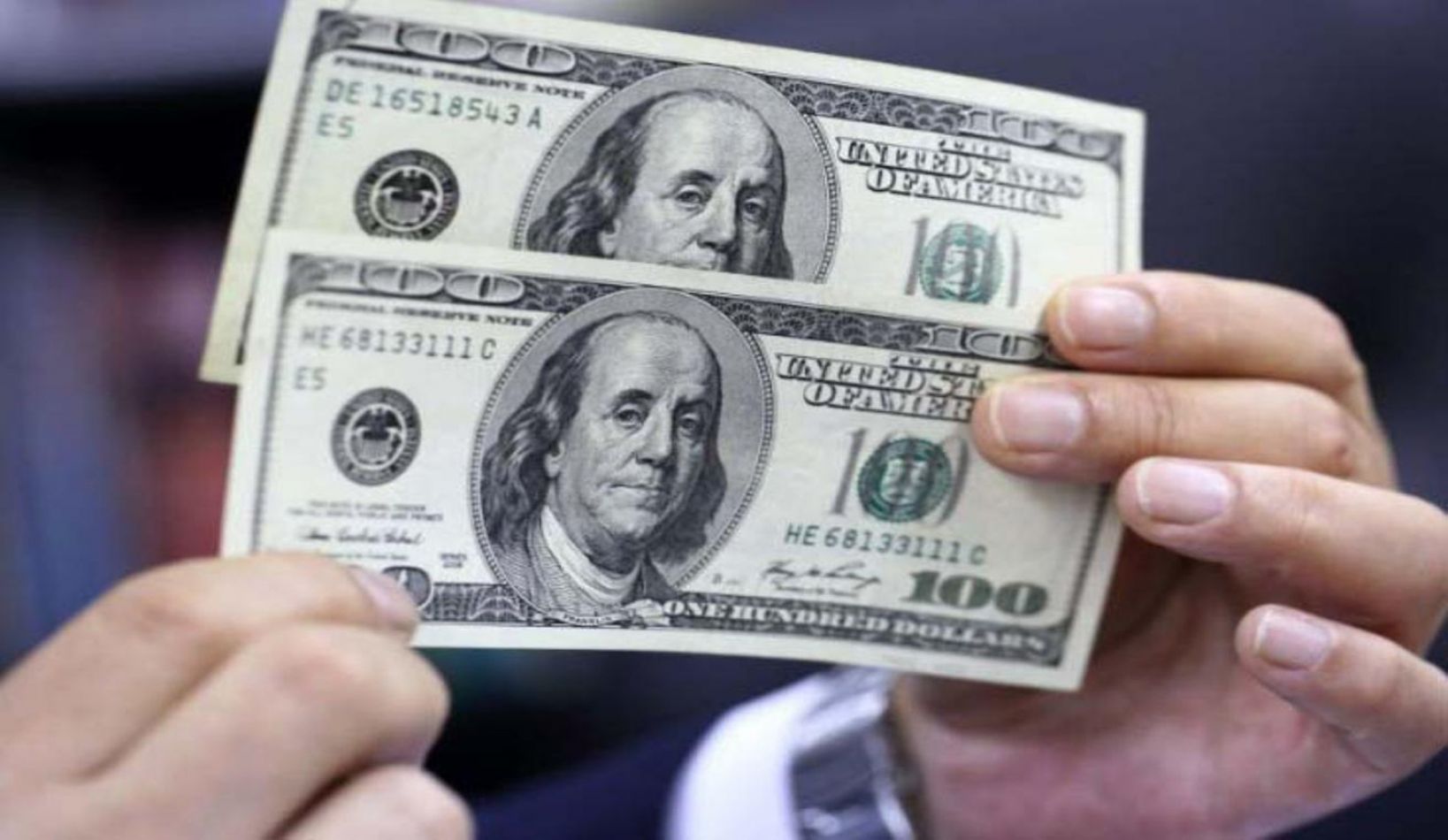 Terminó el dólar oficial congelado: el Gobierno confirmó que hoy subirá tres pesos