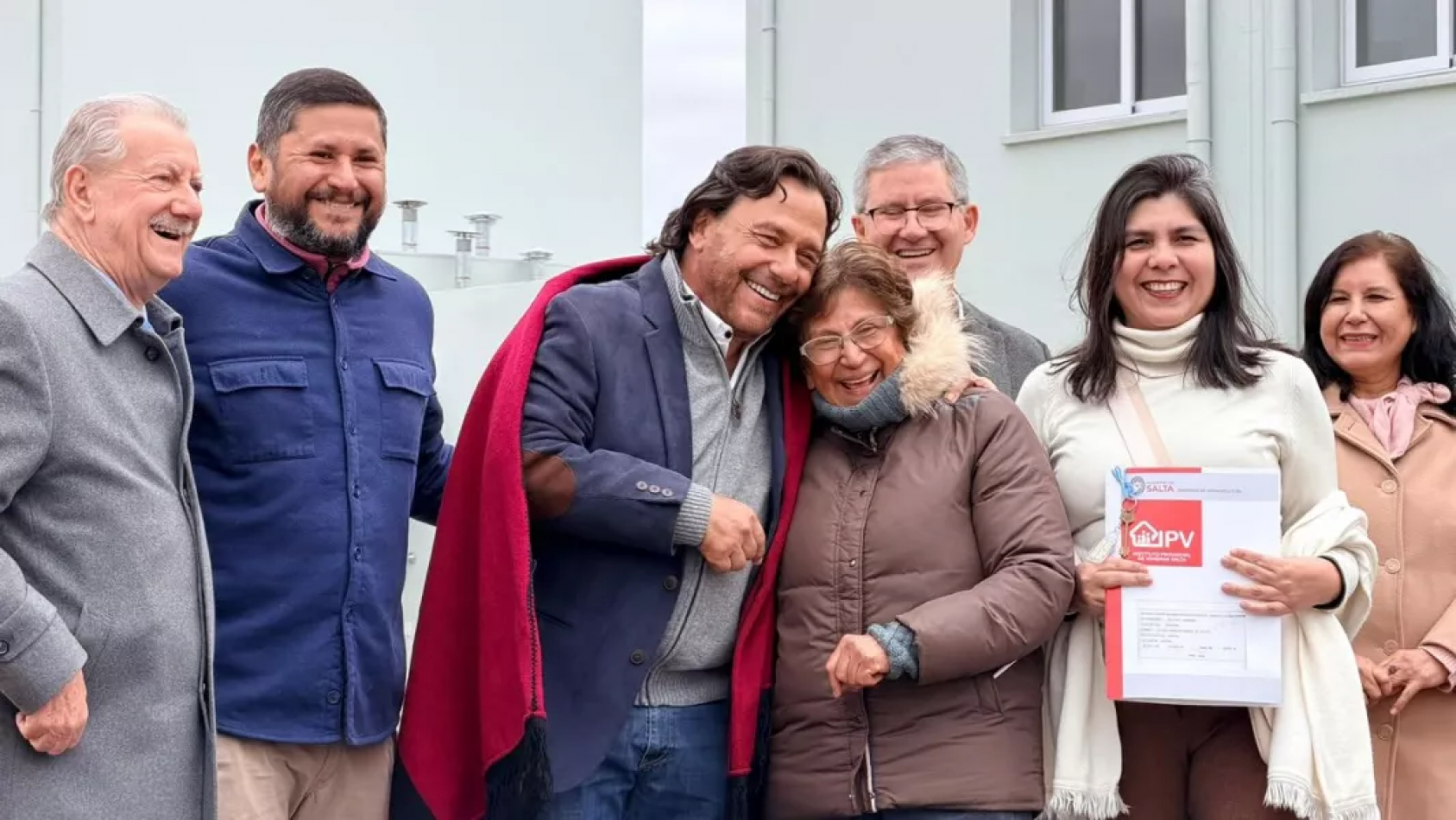 Sáenz entregó 138 viviendas en Capital