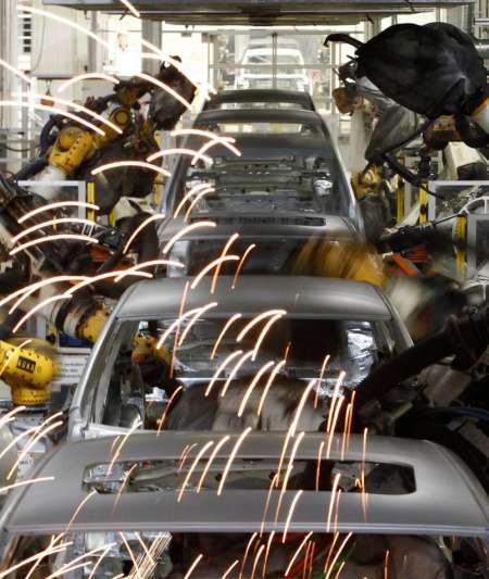 Liderada por la producción de autos, la industria cayó el 11,6% en marzo