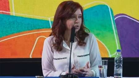 Cristina: "el gobierno actual tiene muchos más planes que el de los choriplaneros"