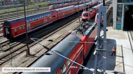 Inspectora de tren grababa videos porno a bordo de las formaciones: acabó despedida