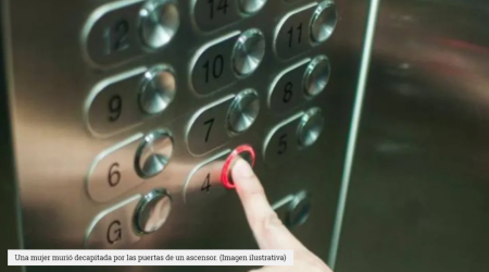 Murió decapitada al enredarse sus auriculares en la puerta del ascensor