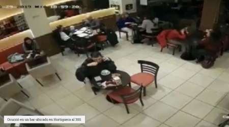 Robo piraña en un bar de Caballito: se llevaron todo en 33 segundos