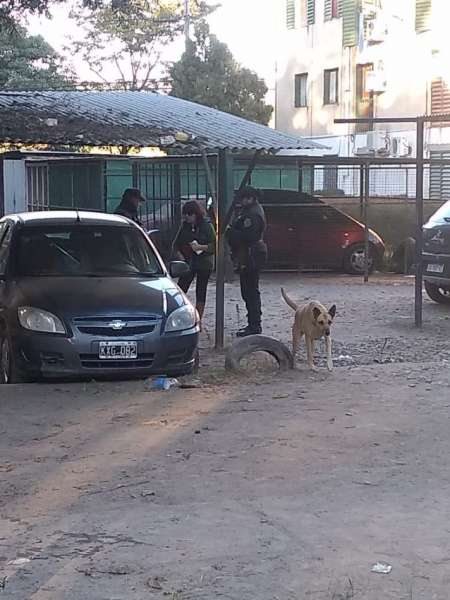 Villa Palacios: Denuncian que una vecina construyó una cochera en la plaza