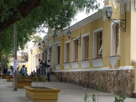 Robaron y dañaron instalaciones de la escuela Jacoba Saravia