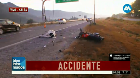 Un motocociclista chocó contra una vaca en el acceso a Salta