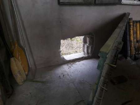 Hicieron un boquete, y por tercera vez entraron a robar en un taller