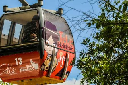 Hoy, todos al cerro San Bernardo para vivir el Eclipse: niños suben gratis por el Teleférico
