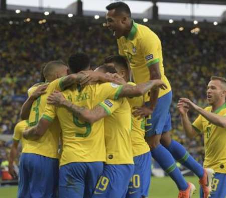 Con polémica, Brasil festejó ante Perú y es el campeón de la Copa América
