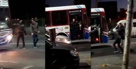 Dos pibes le tiraron cerveza a colectivero, que bajó con un palo para pelear