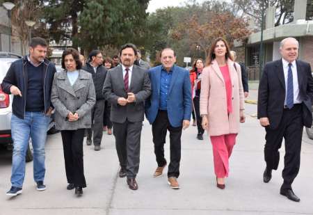 Sáenz continúa fortaleciendo los lazos con las universidades