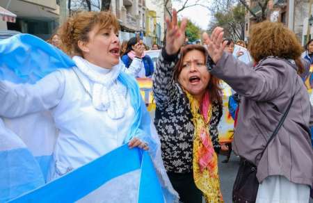 Docentes Autoconvocados serán recibidos este mediodía por Educación