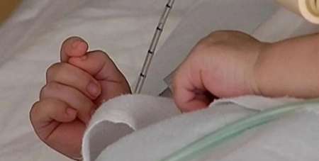 Molieron a golpes a su bebita y dijeron que "se había caído de la cama"