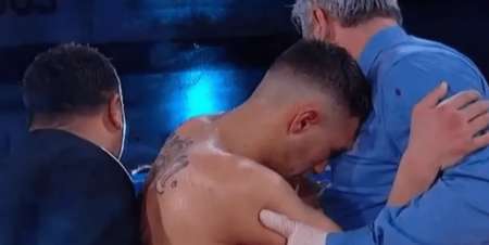 Boxeador argentino se desvaneció mientras escuchaba el fallo de la pelea y está internado en grave estado