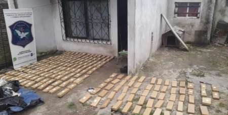 Atrapan a paraguayo que "paseaba" con 7 kilos de marihuana en la mochila