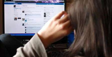 Le pidieron foto de sus pechos por "trabajo" y retrucó de manera insólita