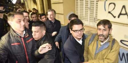 Increparon a Macri antes de entrar a un restaurante de Córdoba