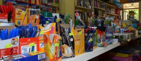 Marroquinerías, zapaterías, librerías y ópticas congelarán precios de la canasta escolar en Salta