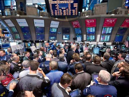 Histórica caída en Wall Street: el Dow Jones registró una baja superior a los 1.000 puntos