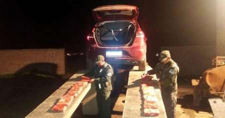 Llevaban 24 kilos de cocaína en dos autos y terminaron presos