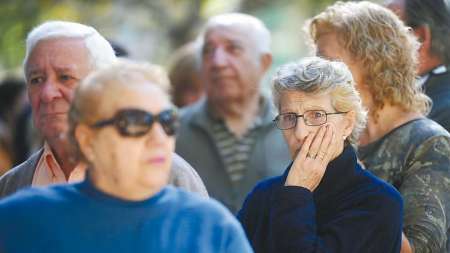 Sigue el recorte: prohíben designar personal en cargos de empleados jubilados