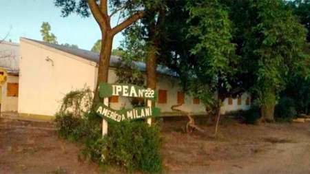 Chicos de 13 y 14 años violaron a nene de 12 en la escuela y filmaron el abuso