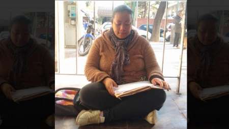 Una mujer se encadenó en el IPV: dice que se prenderá fuego