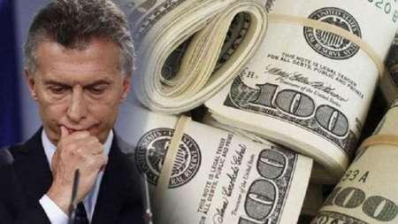 El dólar y el riesgo país se disparan tras el anuncio de reestructuración de deuda