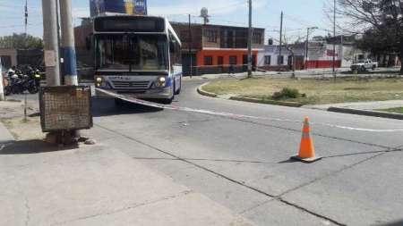 Una mujer murió atropellada por un colectivo en Bº Ceferino