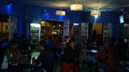 Conoció a un chico en un bar, la invitó a su casa e intentó abusar de ella