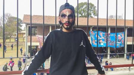 Rompiendo estereotipos: un colegio incluyó reinas Drag en su elección estudiantil