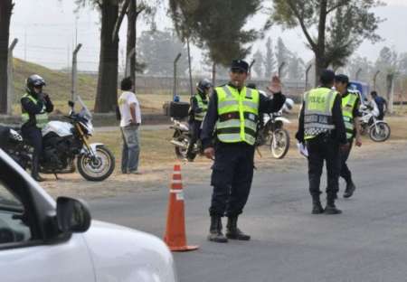 Detienen a tres policías salteños acusados de pedir coimas