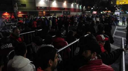 Un hincha de River murió minutos antes de ingresar al estadio
