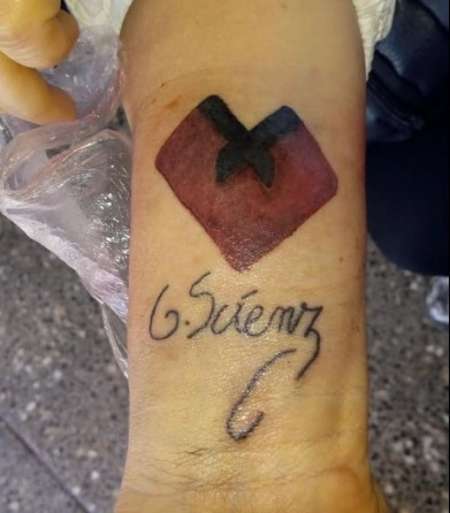 Salteña se tatuó el poncho y la firma de Sáenz para celebrar el triunfo