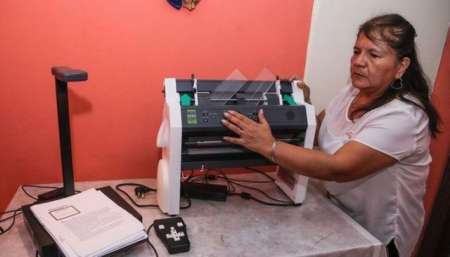 Personas ciegas reclaman por una ley