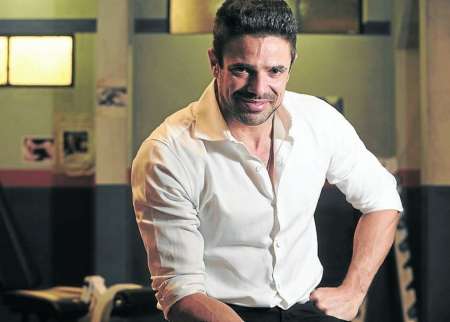 Un local de comida quiere ponerle “Luciano Castro” a uno de sus platos