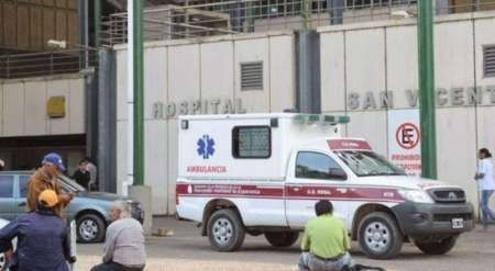 Dos hombres intentaron matar a un adolescente, tras discutir en una cancha