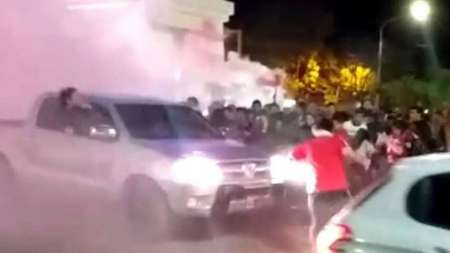 Video: atropelló a hinchas de River que festejaban en Malargüe el triunfo ante Boca y huyó