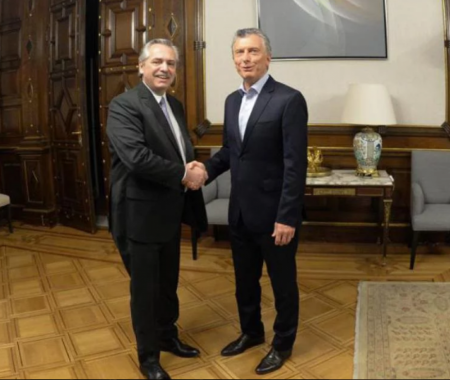 Fernández se reunió por una hora con Mauricio Macri en la Casa Rosada