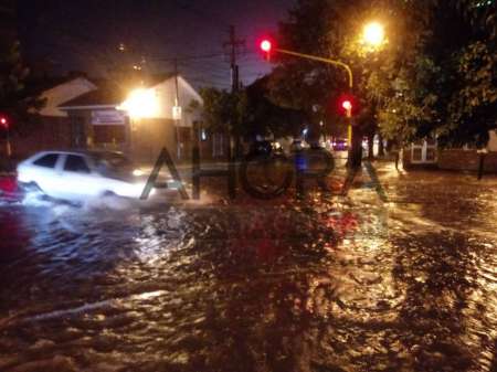 Tormenta eléctrica en Salta, dejó inundada nuevamente a la ciudad