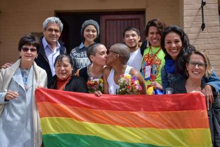 Viajaron a Salta para casarse porque donde viven está prohibido hacerlo