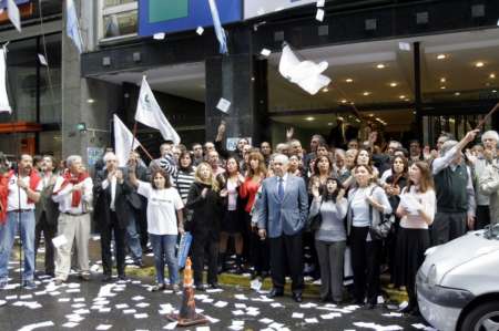 Bancarios advierten que "si la idea es no arreglar, vamos a doblar las medidas de fuerza"