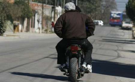 Un salteño sacó sus ahorros del banco y fue asaltado por motochorros