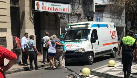 Video: hay dos personas heridas por el derrumbe en una biblioteca de Tucumán
