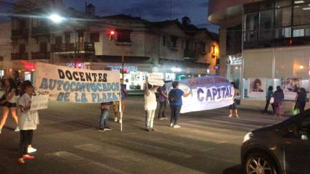 [HAY VIDEO] Docentes marcharon y exigen titularizaciones